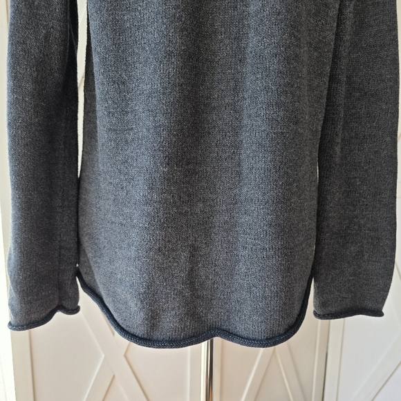 Calvin Klein Women's Knit Long Sleeve Sweater In Gray - Picture 8 of 11